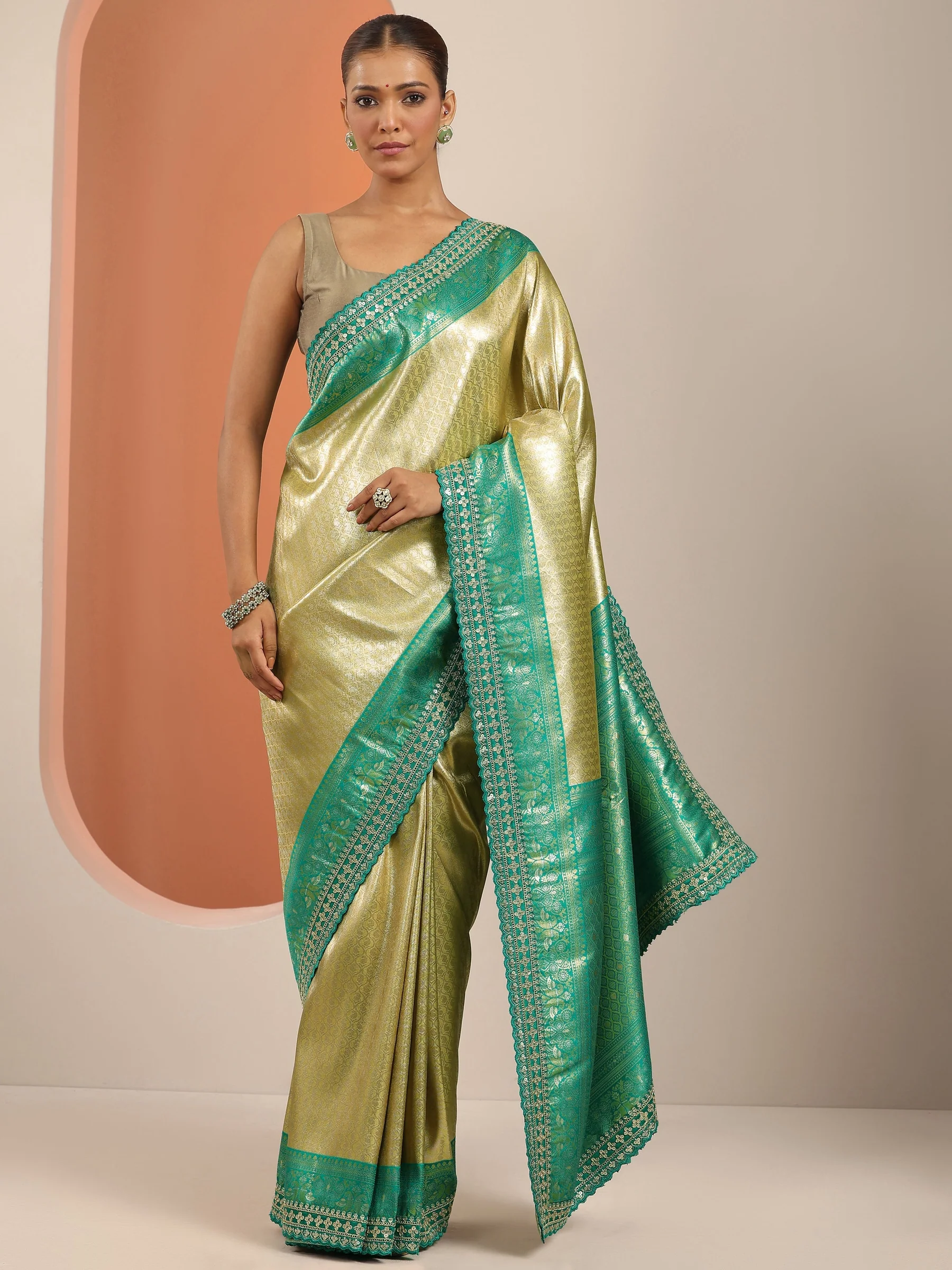 green woven design banarasi silk blend saree with unstitched blouse piece green woven design banarasi silk blend saree with unstitched blouse piece